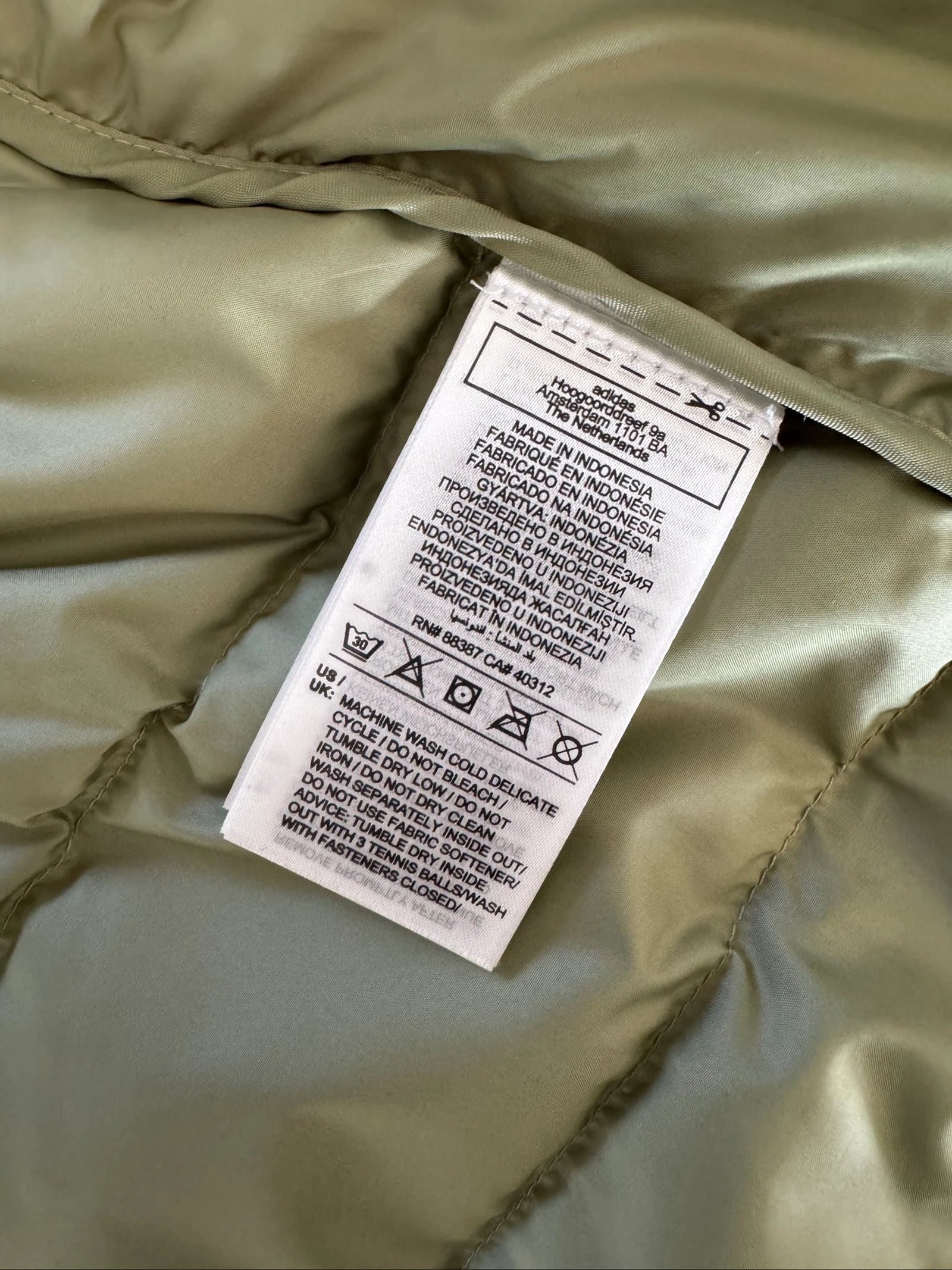 Authentic Adidas Essentials 3 sleeveless puffer jacket new size S – photo 10